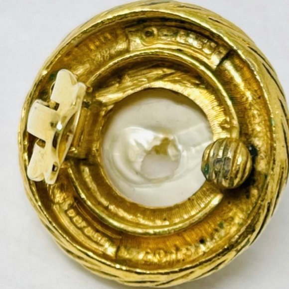 Chanel authentic Pearl Clip On Earrings vintage - Picture 9 of 10